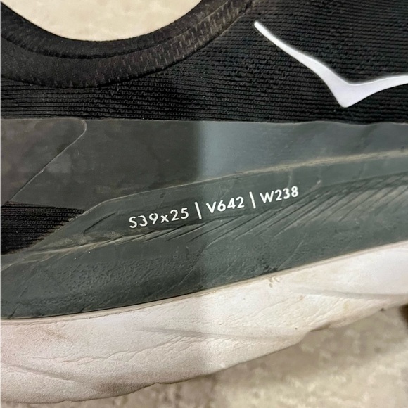 Hoka one one Black Athletic Shoes Women’s size 8D - Picture 4 of 6